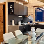 Paradise - Ski-in Luxury With Sauna & Panoramic Mountain Views In Chalet *