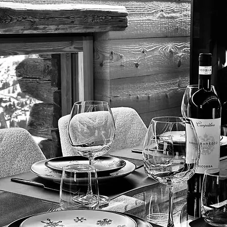 Paradise - Ski-in Luxury With Sauna & Panoramic Mountain Views In シャレー シャンポルク