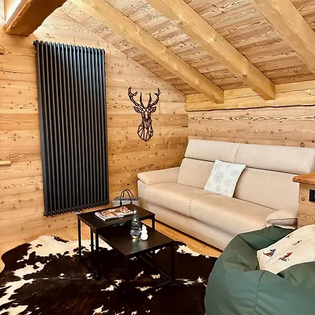 Paradise - Ski-in Luxury With Sauna & Panoramic Mountain Views In シャンポルク