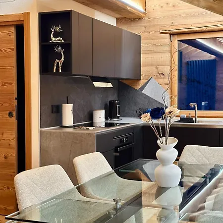 Paradise - Ski-in Luxury With Sauna & Panoramic Mountain Views In シャレー *